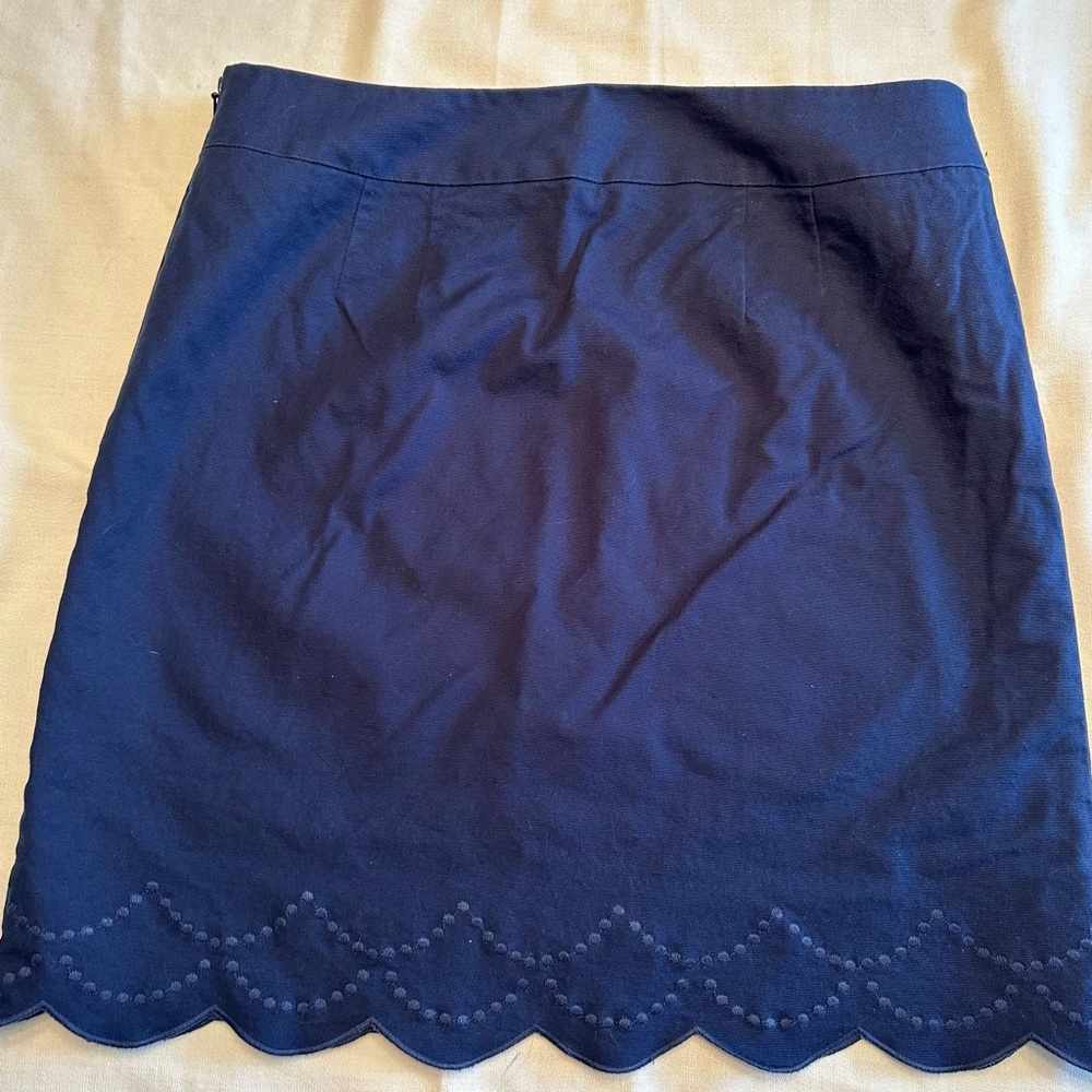 LOFT. Navy Blue, scalloped edge mini skirt.